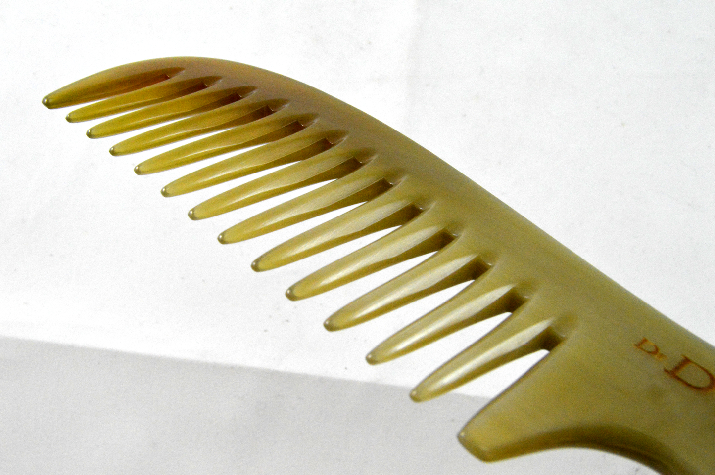 Grob gezinkter Griffkamm echt Horn