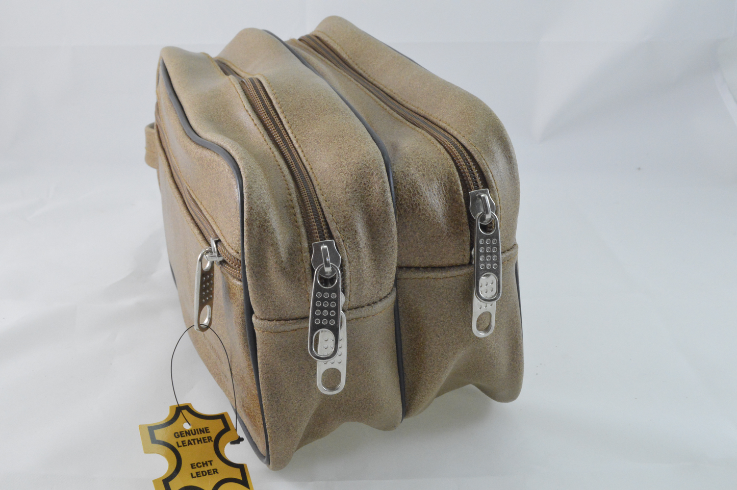 Handtasche oder Kulturtasche mit drei Fächern aus weichem Rindleder Vintage style