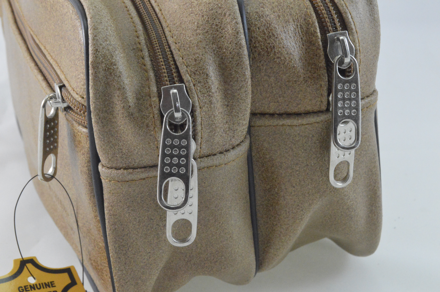 Handtasche oder Kulturtasche mit drei Fächern aus weichem Rindleder Vintage style