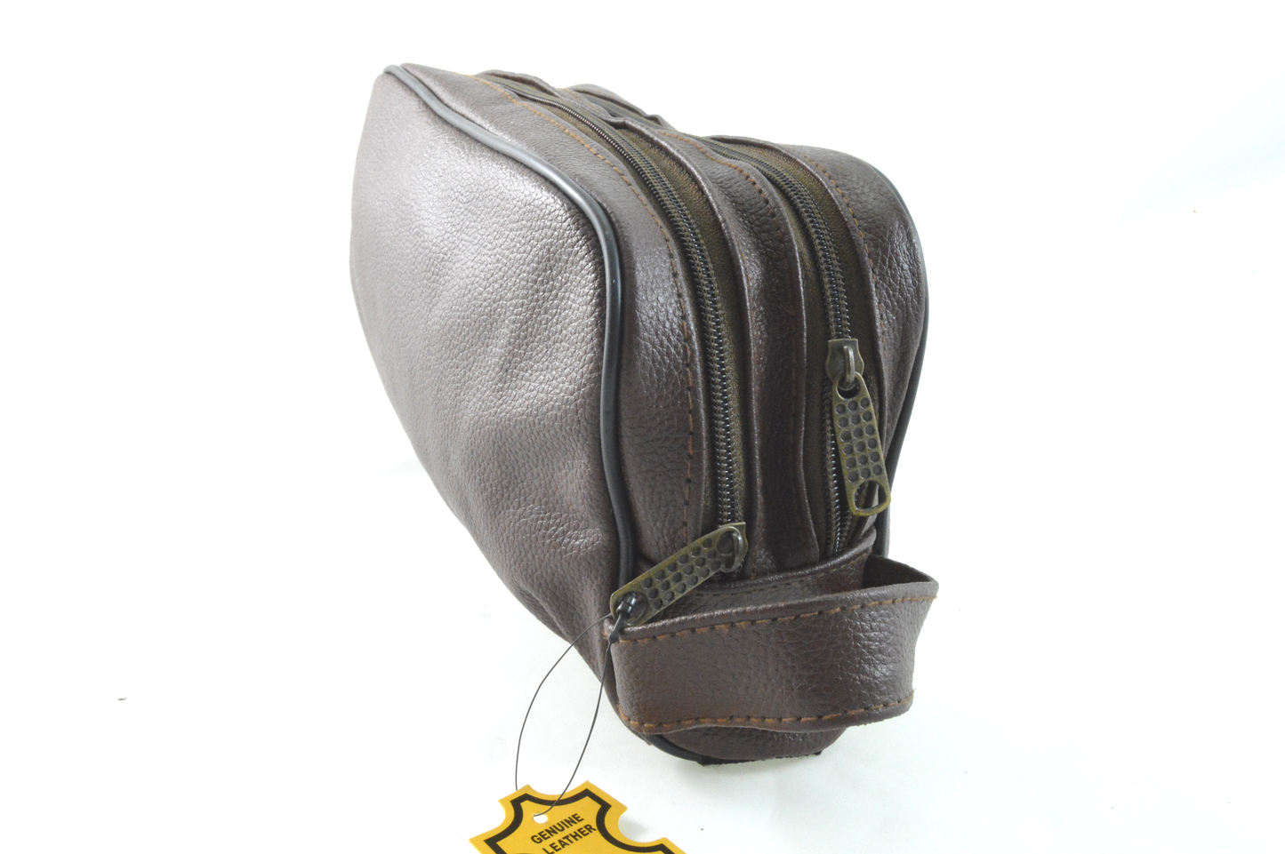 Kulturtasche mit zwei Fächern aus bordeauxfarbenen Rindleder