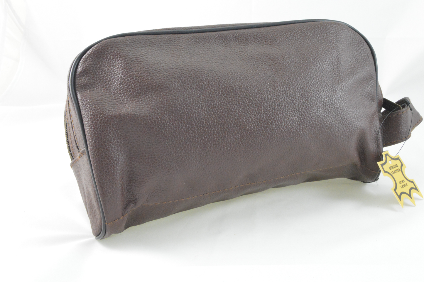 Kulturtasche mit zwei Fächern aus bordeauxfarbenen Rindleder