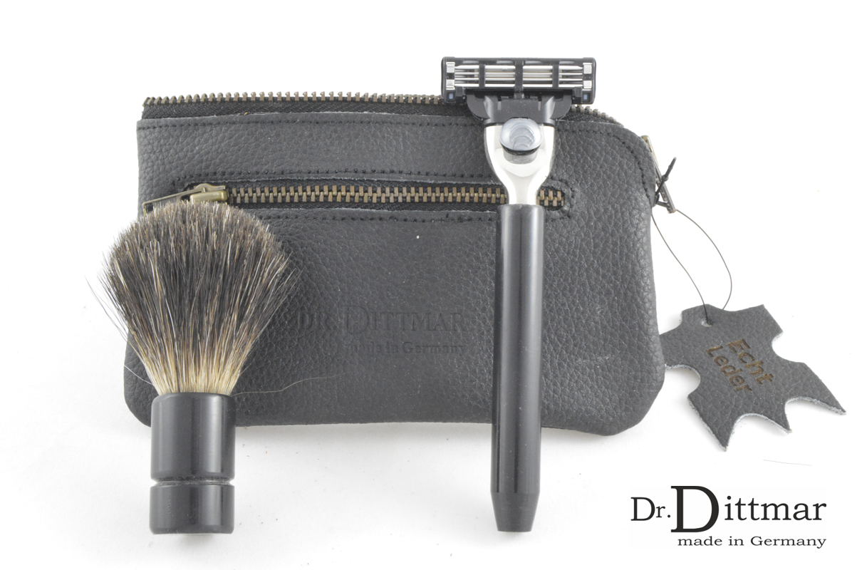 Wet razor travel set in leather bag Mach3
