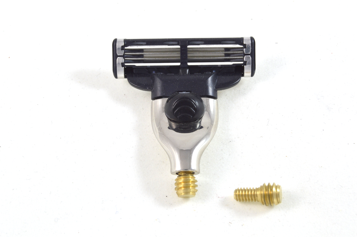 Replacement head (blade holder) for Mach3 razor blades