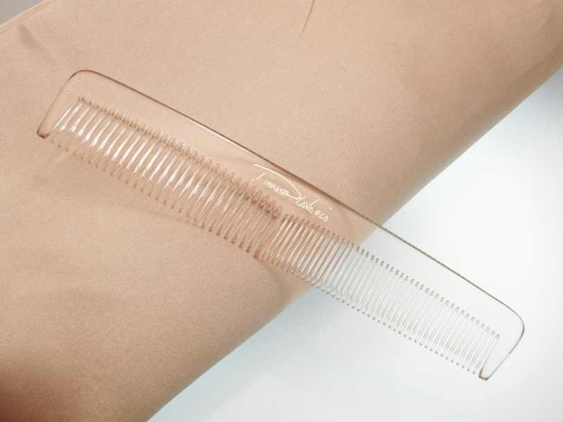 Frisierkamm glasklar geteilt gezahnt