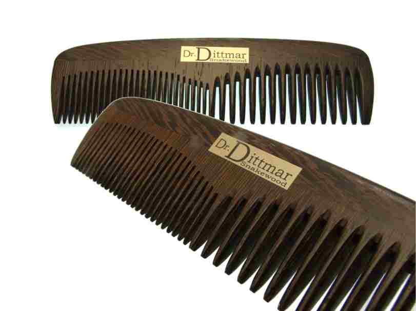 Hairdressing comb with coarse and fine teeth