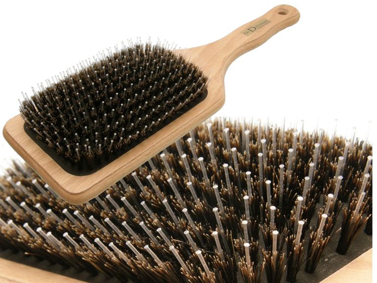 Große Pneumatik Paddle Bürste Buchenholz für kräftiges Haar (FSC zertifiziert)