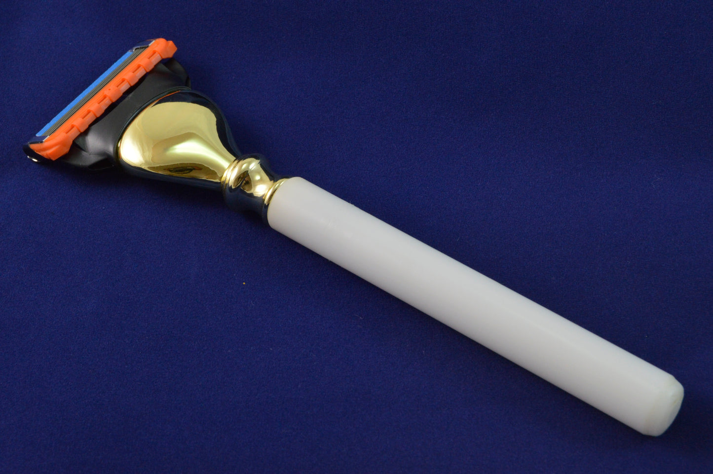 Weis-Gold Rasierer für Fusion Klingen / schlichte Eleganz