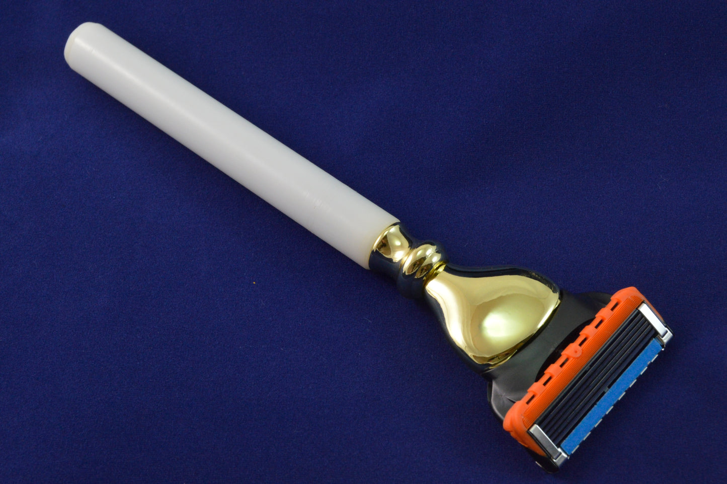 Weis-Gold Rasierer für Fusion Klingen / schlichte Eleganz