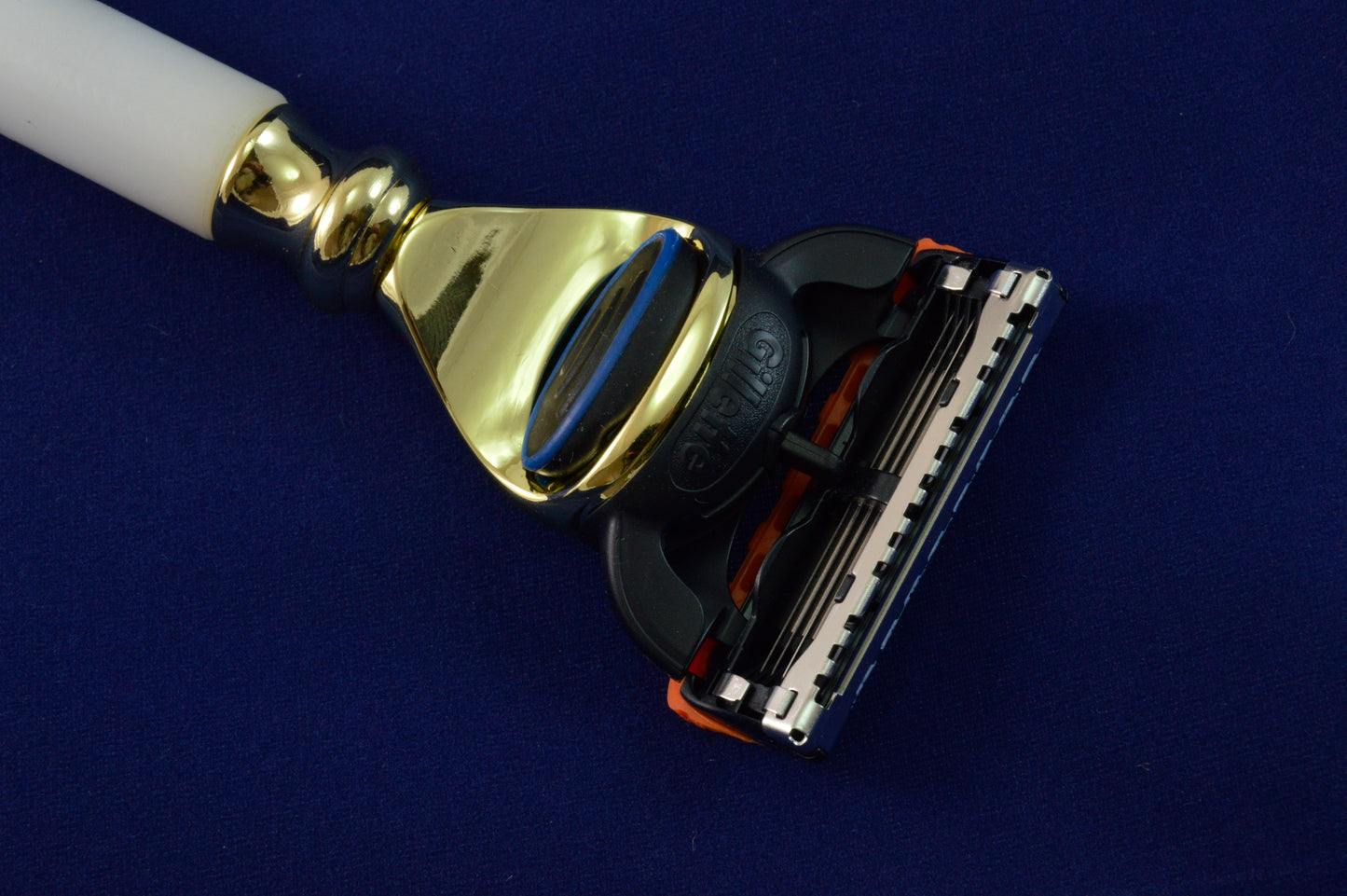 Weis-Gold Rasierer für Fusion Klingen / schlichte Eleganz