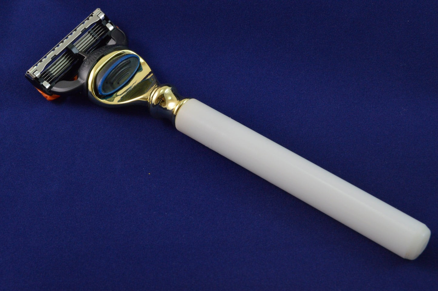 Weis-Gold Rasierer für Fusion Klingen / schlichte Eleganz