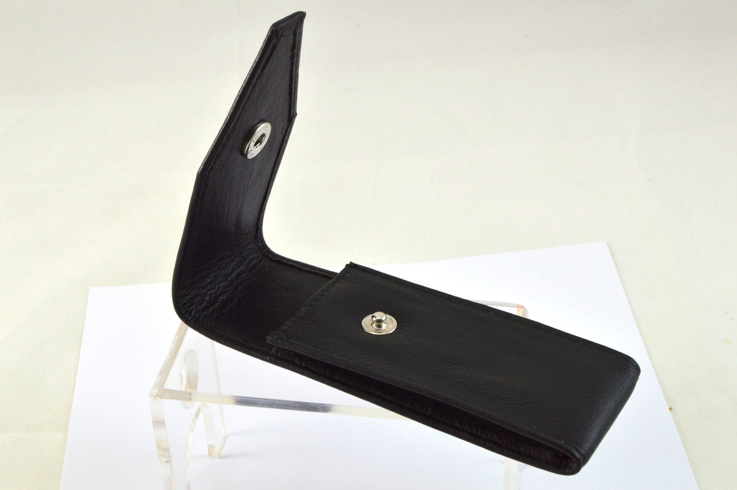 High-quality leather case for safety razor