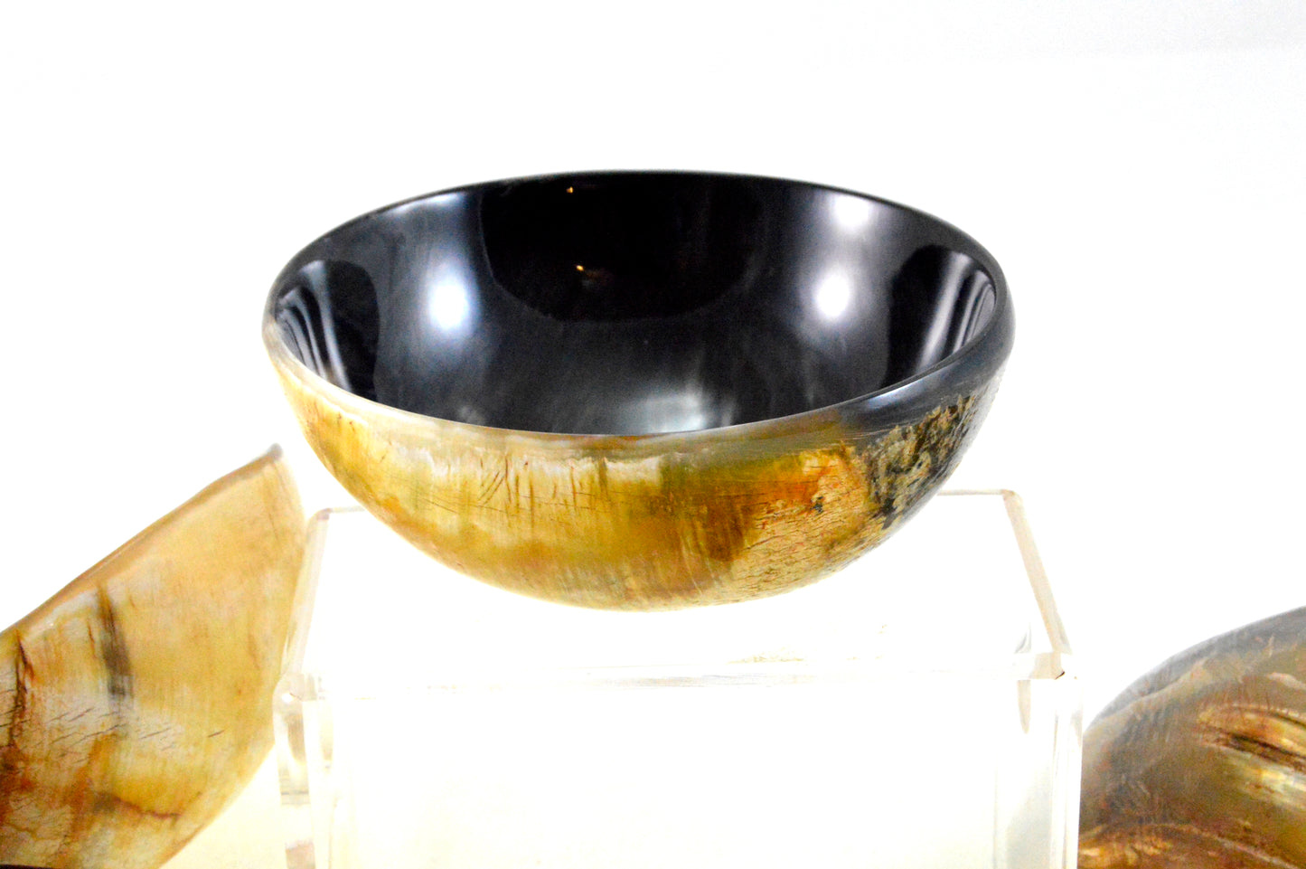 Shaving soap bowl made of natural cow horn - heavy -