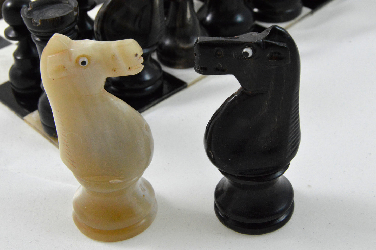 Schachfiguren Set aus echtem Horn handgemacht